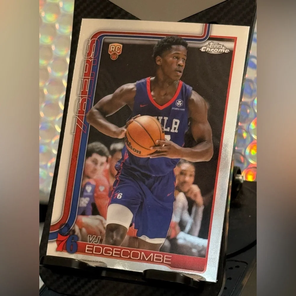 2025-26 Topps Chrome - VJ Edgecombe #253 (RC) Rookie Philadelphia 76ers - Picture 4 of 5